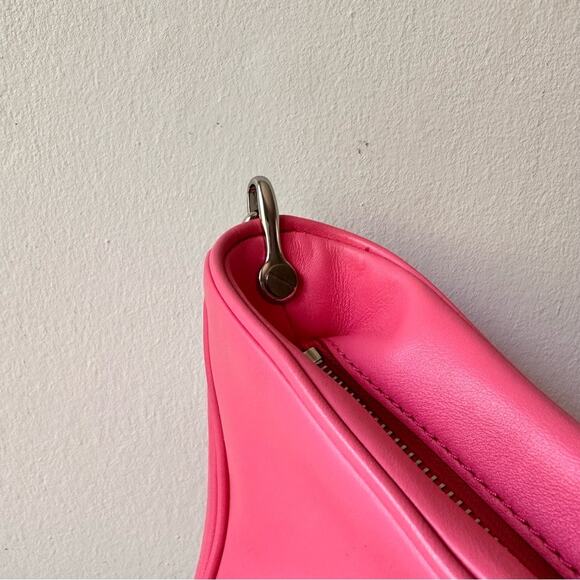 NEW MARC JACOBSChain-Link Leather Shoulder Bag w/ Tags - Picture 11 of 15